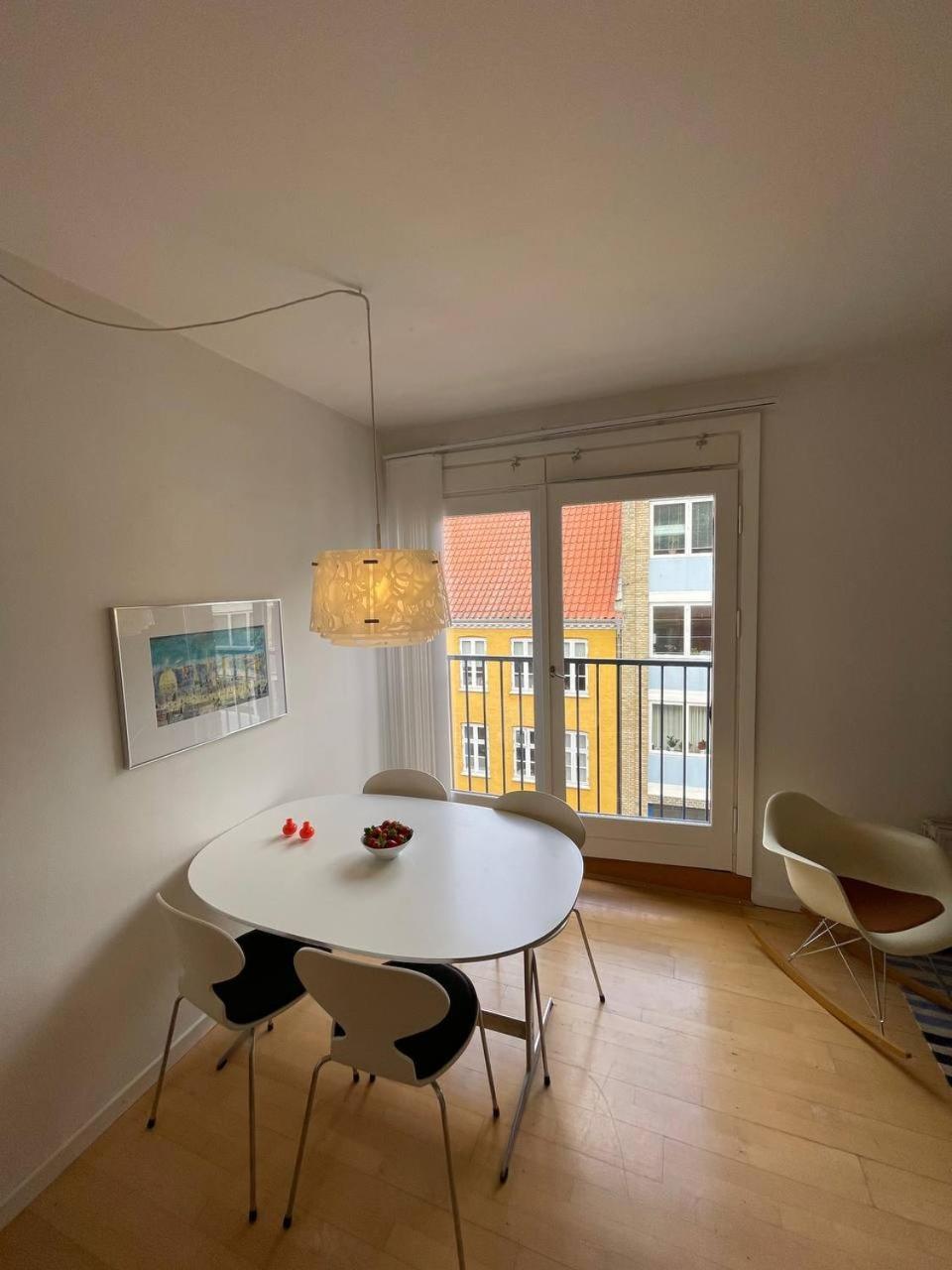 Christianshavn Finest With Huge Balcony Apartment