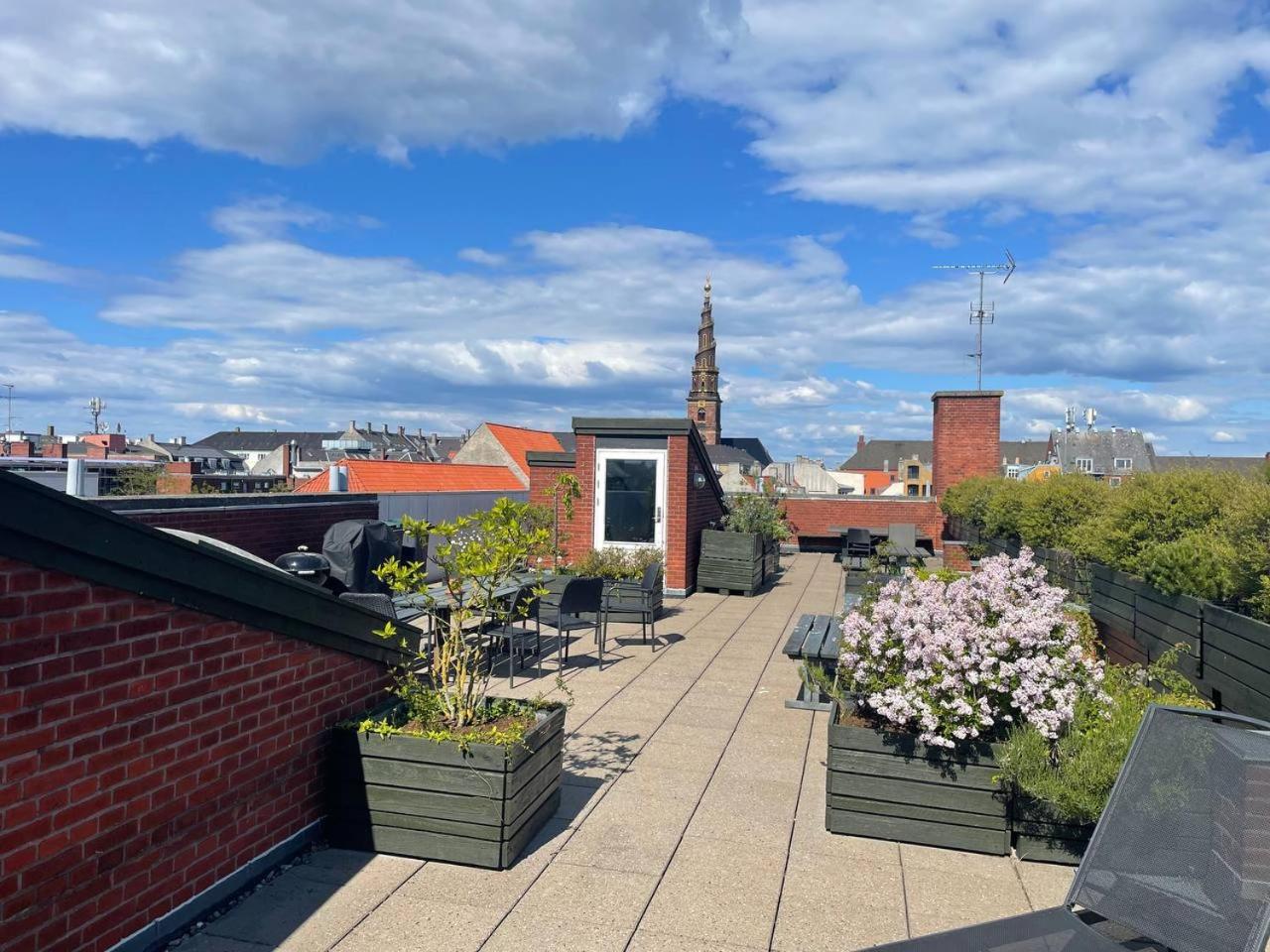 Christianshavn Finest With Huge Balcony *